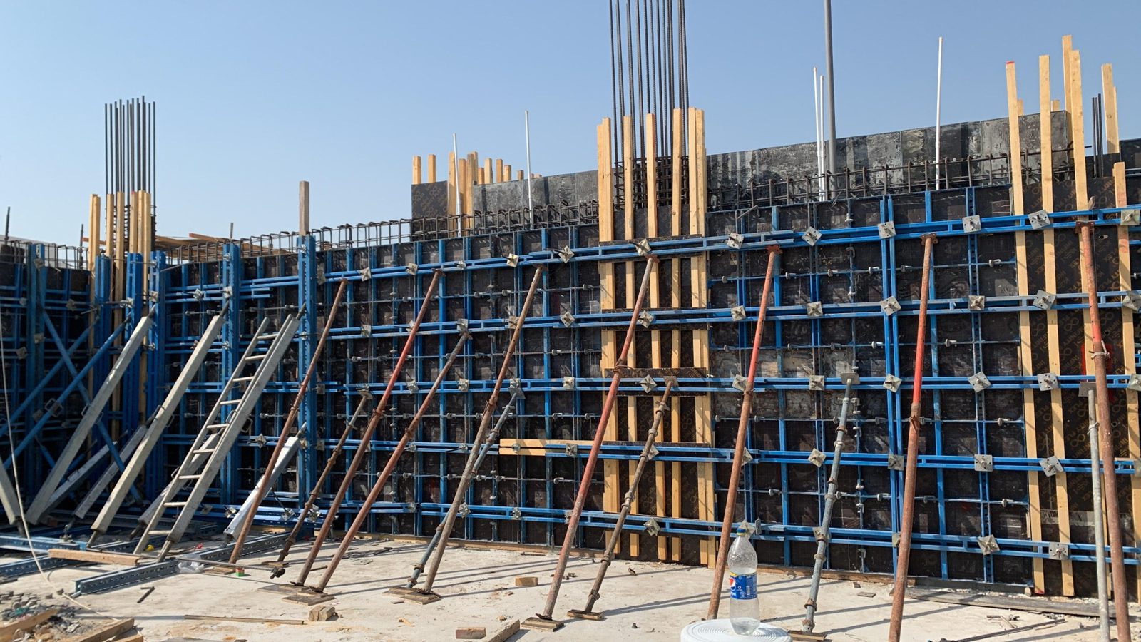 Structural wall formwork